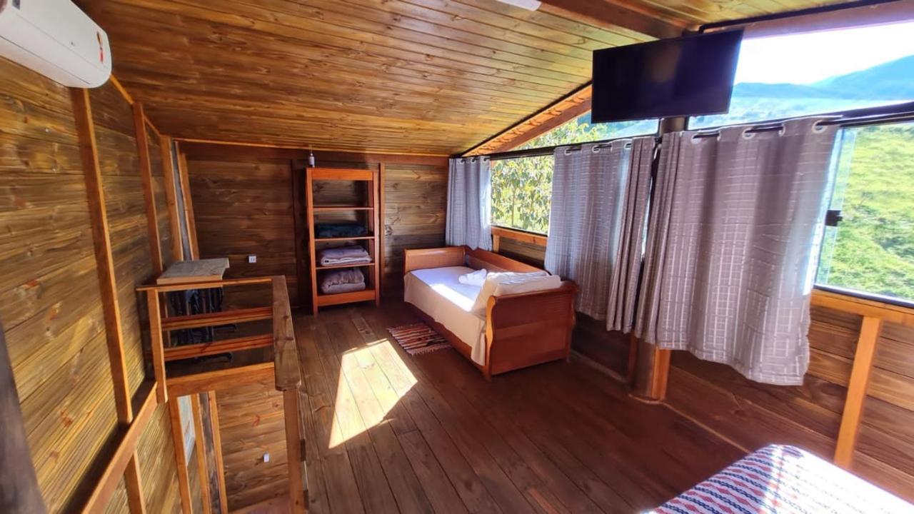 Pousada Sitio Barreirinha เอนเชนเอโรปาสซอส ภายนอก รูปภาพ